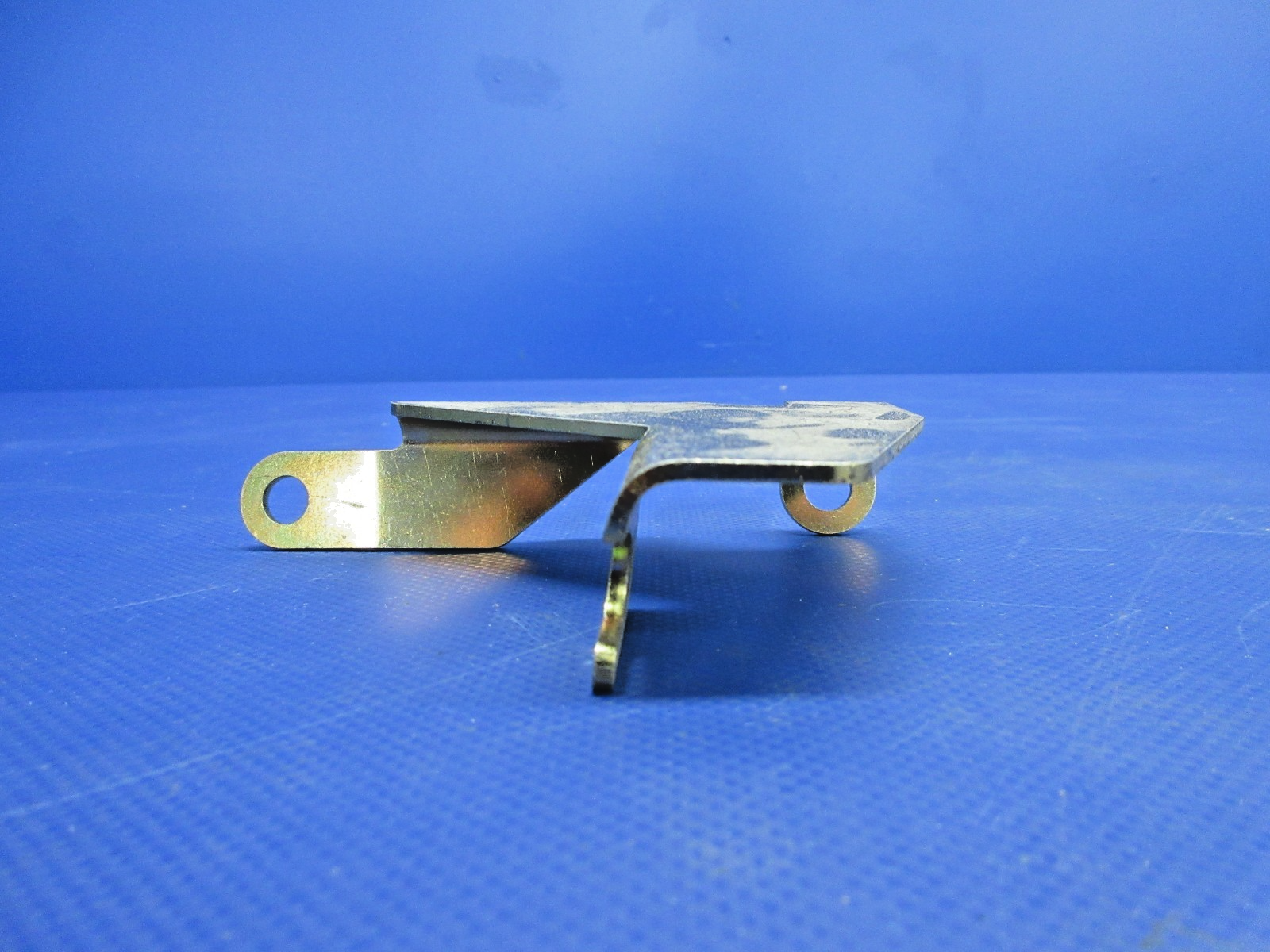 Continental Mixture Control Cable Support P/N 658018 NOS (0326-717)7