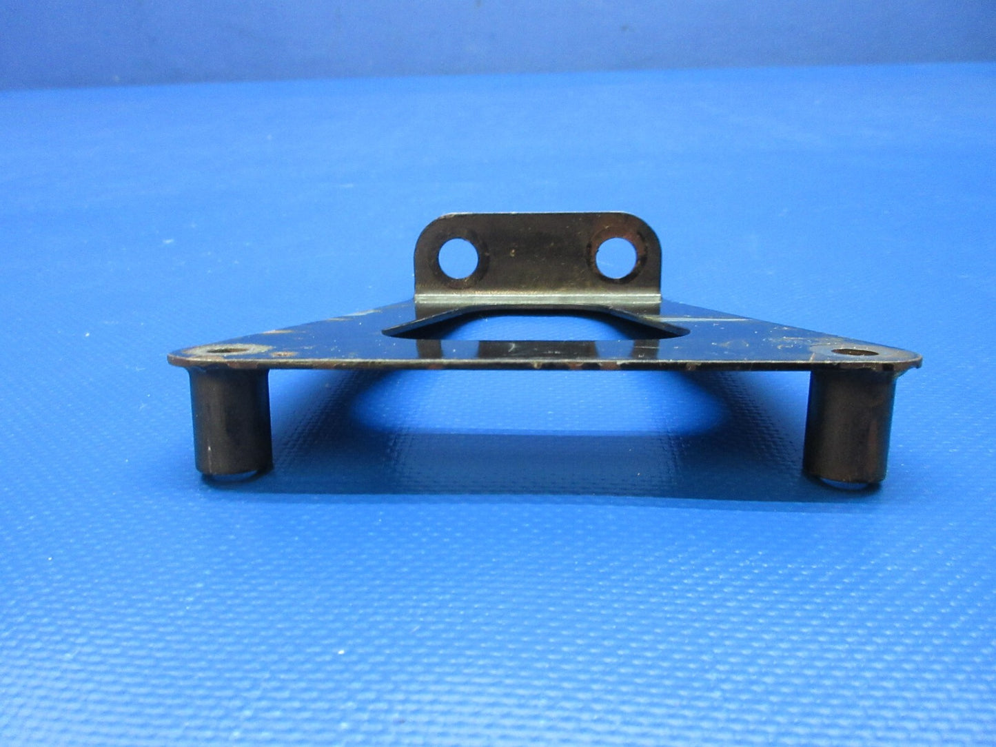Piper PA-46 Lycoming TIO-540-AE2A Baffle Bracket P/N 85593-02 (1124-1385)1