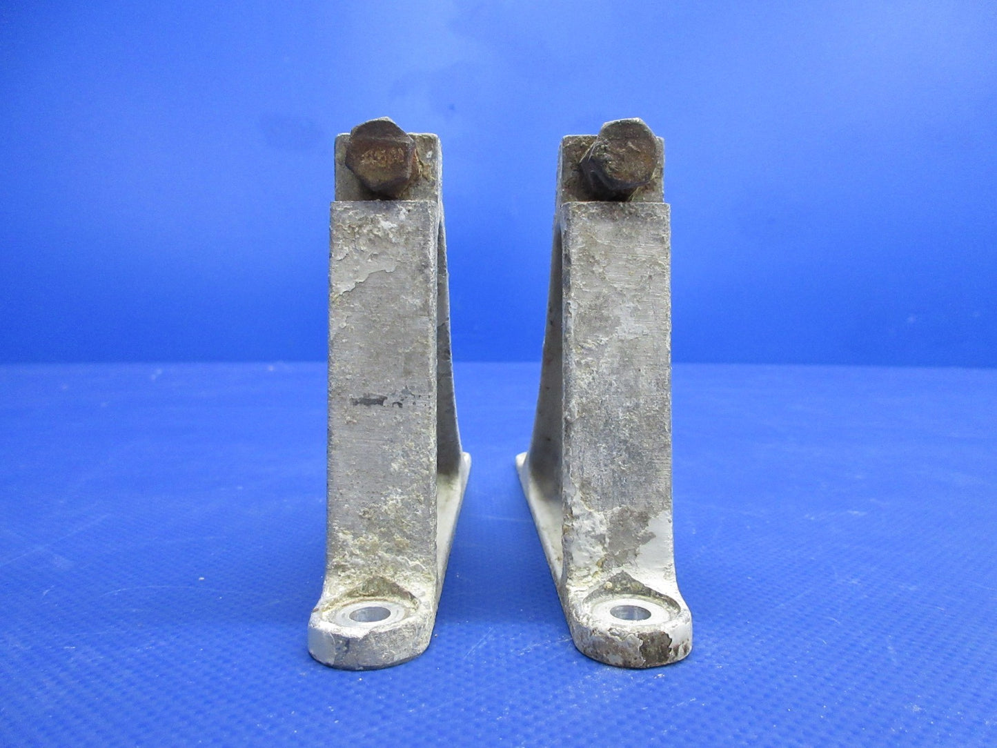 Globe Landing Gear Stop Brackets P/N 11-313-2997L &-2997R LOT OF 2 (0326-781)7
