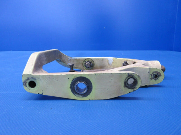 Beech C24R Sierra Nose Gear Steering Yoke P/N 169-820039-1 (0524-1821)