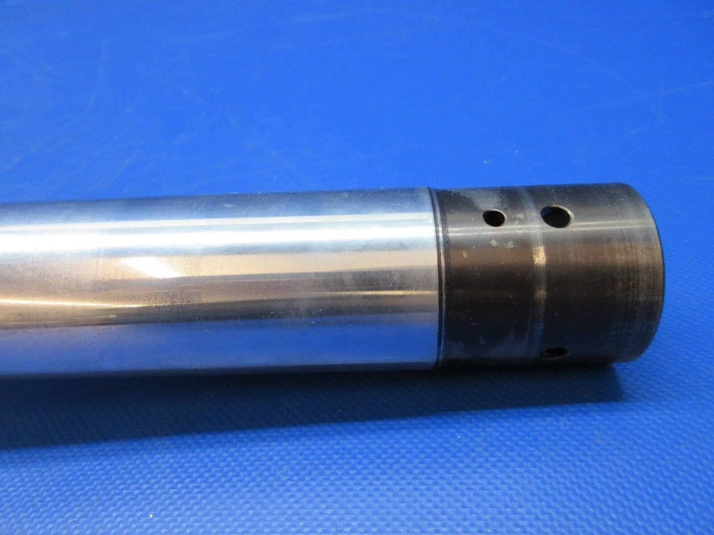 Piper PA-23-250 Aztec RH Main Gear Yoke, Rod & Axle P/N 31824-02 (0924-1289)