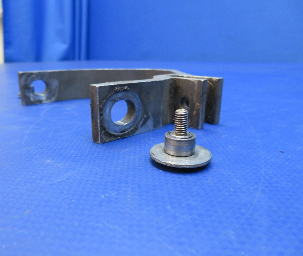 Cessna 172RG Nose Gear Bellcrank P/N 2243017-2 (0626-411)2