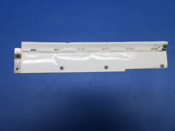 Piper PA-28-181 Archer AFT Wing Access Plate Assy LH & RH 67723-00 (0524-1039)