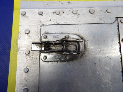 Beech 95 / D95A LH INBD / RH OTBD LWR Cowling Door P/N 95-910011-479 (0326-408)5