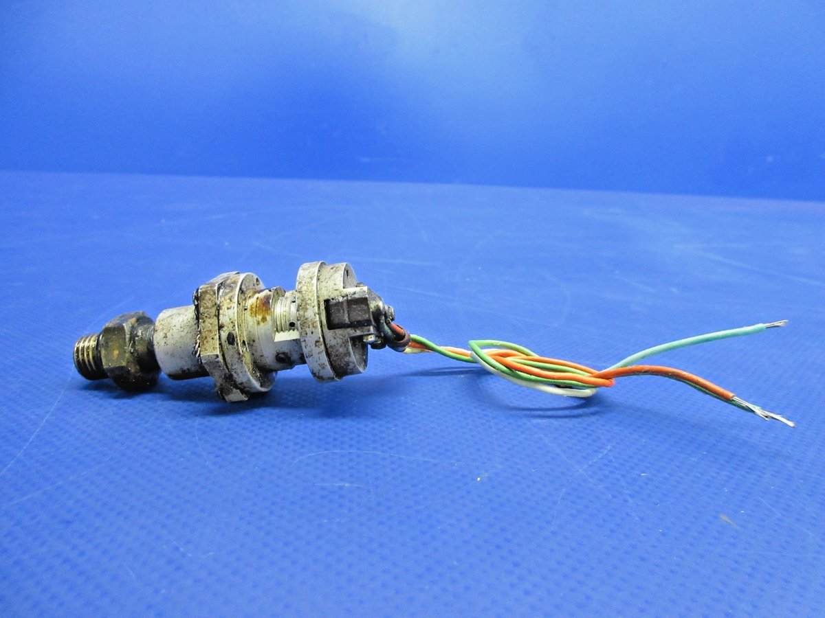 Cessna 310 / 310I Pressure Switch P/N G1S8000-4 TESTED (0626-712)3