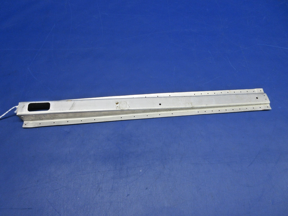 Cessna 182 RH LWR Engine Mount Stringer P/N 0713615-2 NOS (0526-904)1