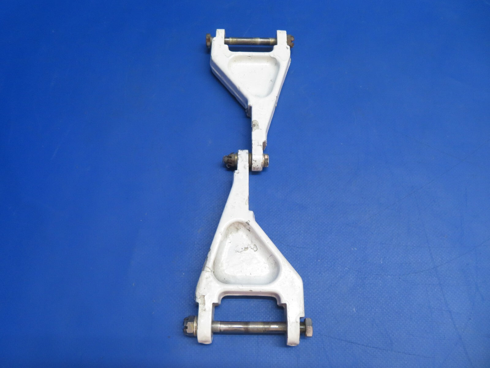 Piper PA-34-200T Seneca II Nose Gear Toque Link Assy P/N 67012-00 (0223-753)0