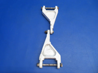 Piper PA-34-200T Seneca II Nose Gear Toque Link Assy P/N 67012-00 (0223-753)0