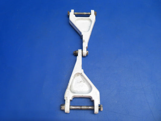Piper PA-34-200T Seneca II Nose Gear Toque Link Assy P/N 67012-00 (0223-753)0