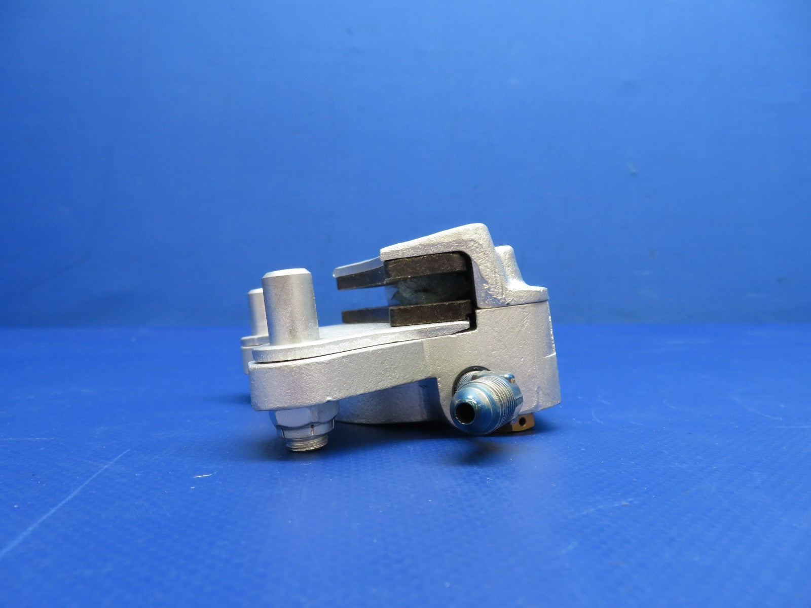Mooney M20 / M20E Cleveland Brake Caliper P/N 30-5 REBUILT w Linings (0326-1790)10