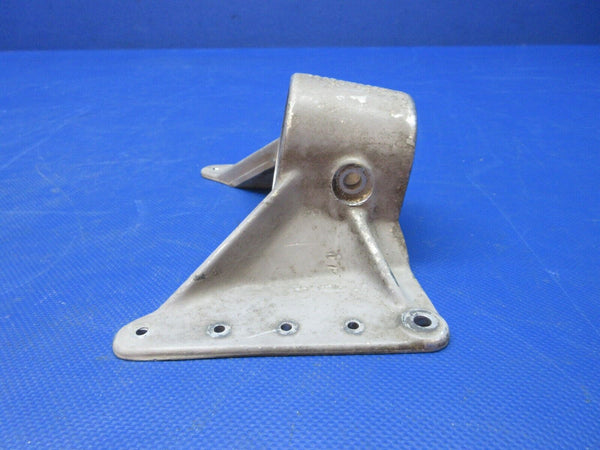 Early Cessna 175 Nose Gear Upper Fitting P/N 0543013-1 (0824-1313)