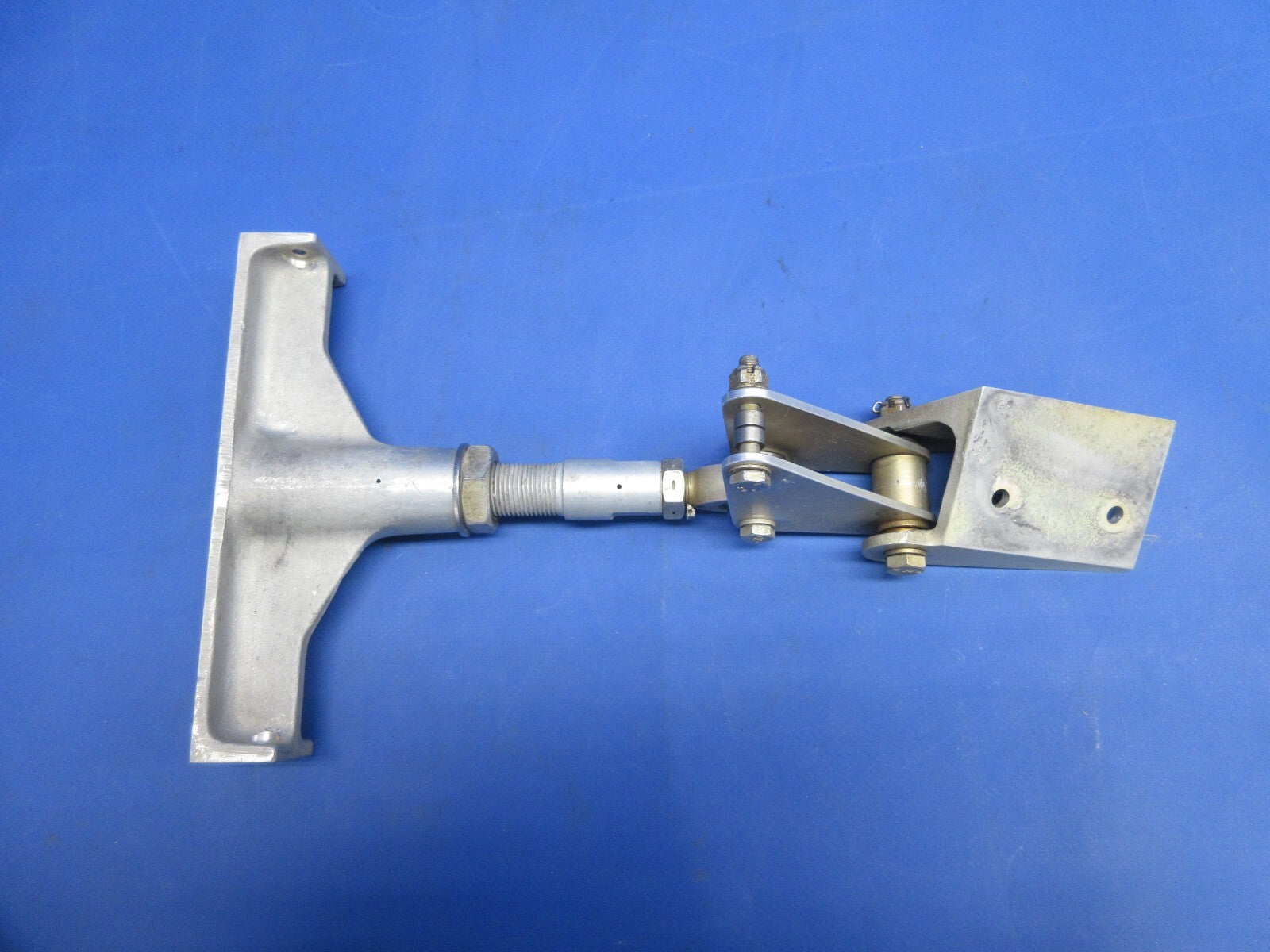 Enstrom 280FX Belt Tension Idler Actuator Yoke End P/N 28-13299-1 (1124-804)1