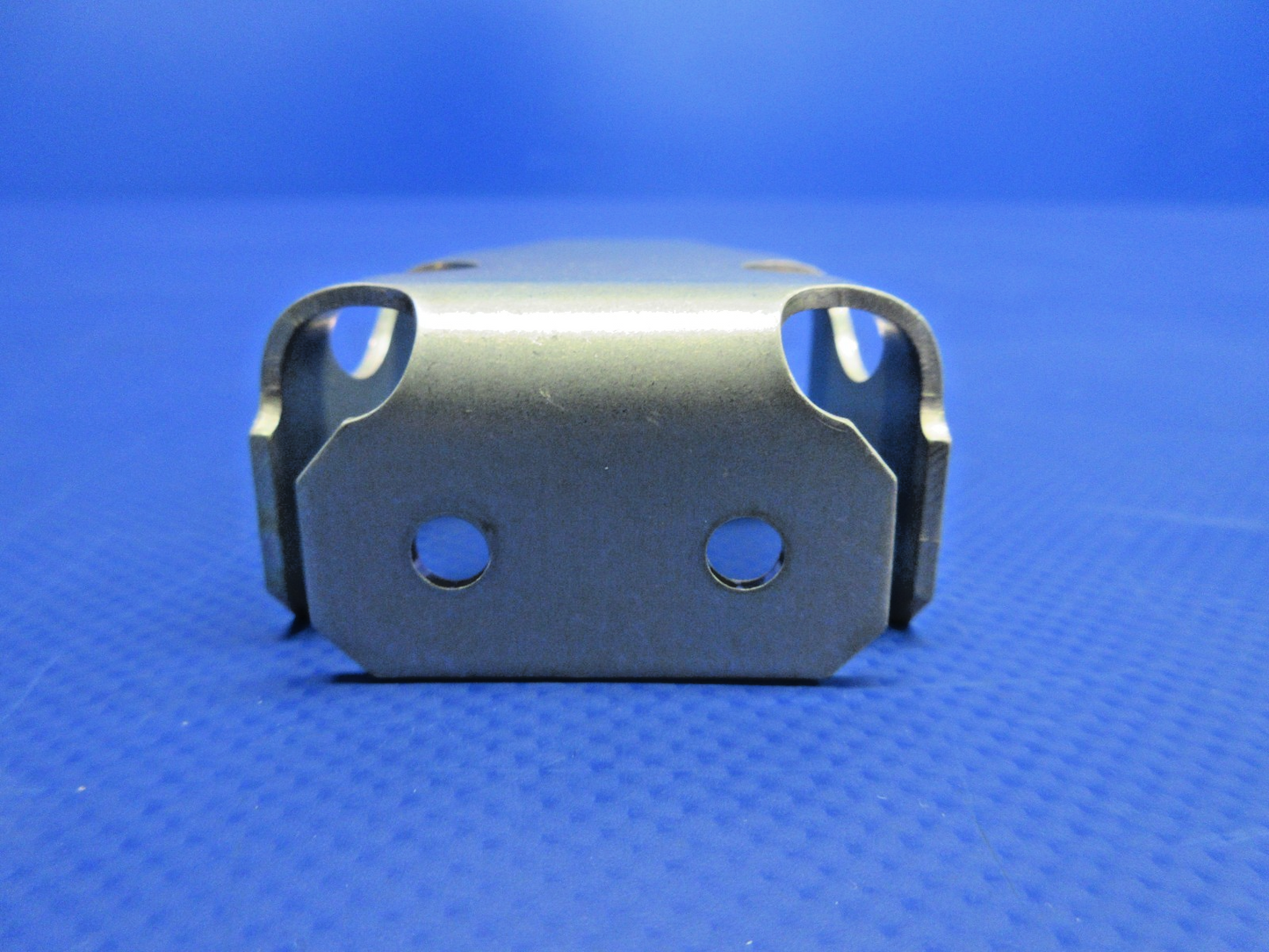 Cirrus SR20 / SR22 Vertical Top Hinge P/N 20101-007 LOT OF 2 NOS (0326-1011)11
