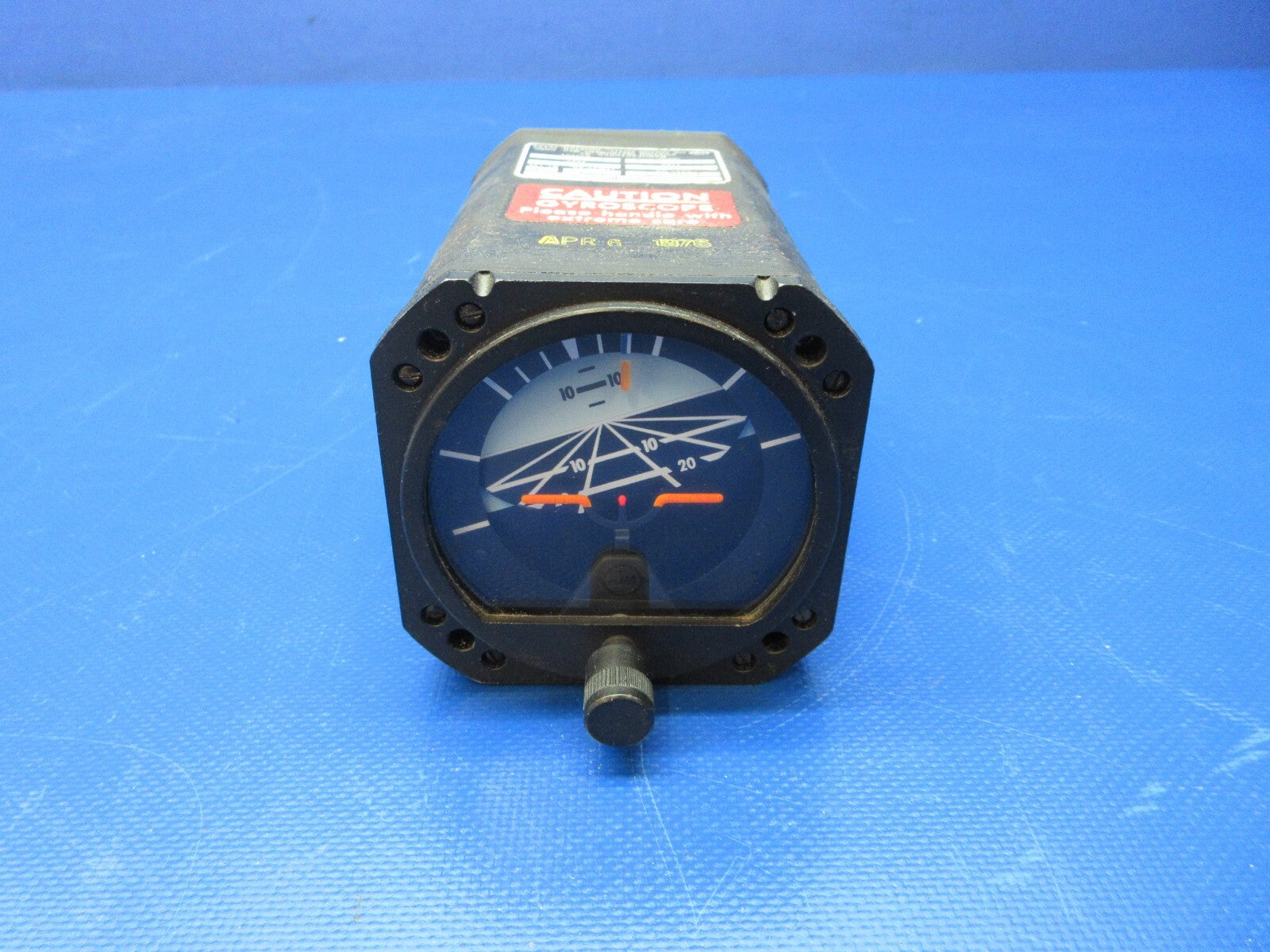 Aviation Instrument Attitude Indicator 300-18A P/N 504-0016-903 CORE (1224-1390)0