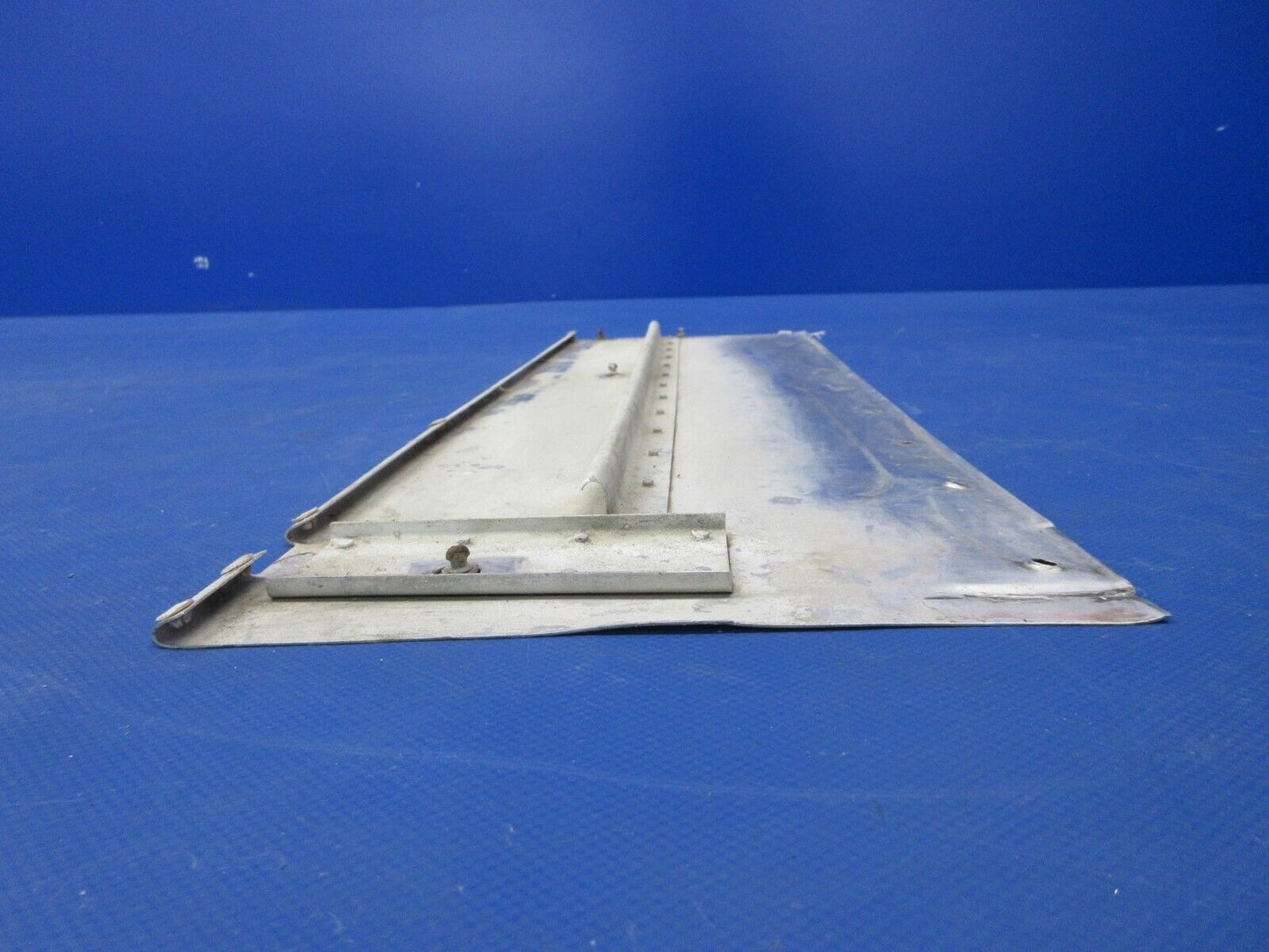 Cessna 337 / P337H Removable Flap Gap Panel Assy LH P/N 1522020-7 (0724-2015)