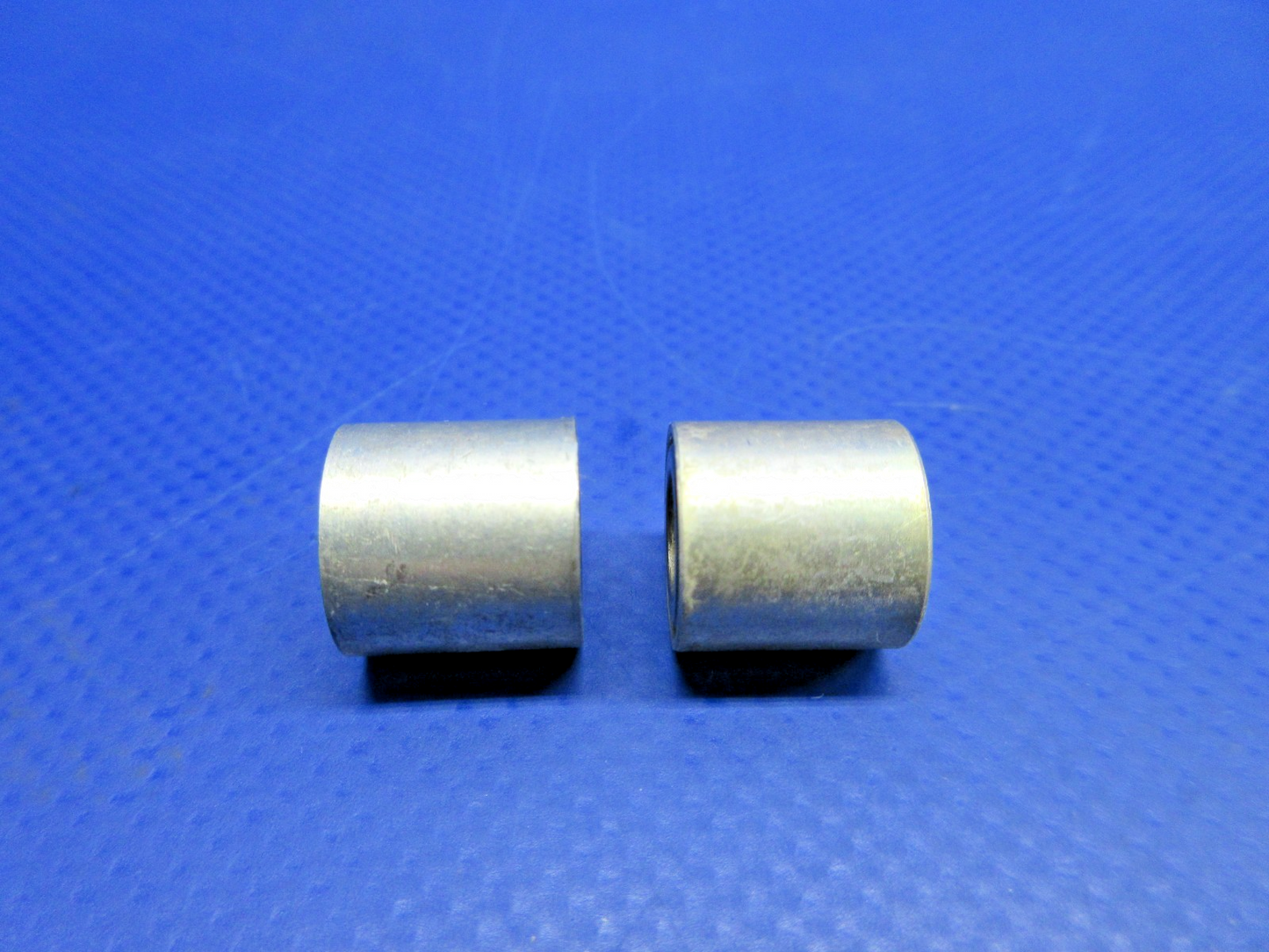 Cessna Flap Roller P/N 0523921 LOT OF 2 NOS (0426-708)2
