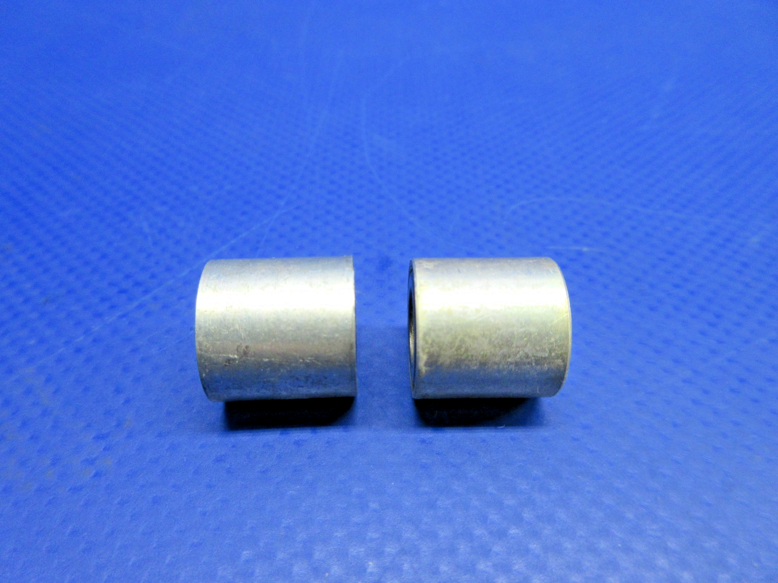Cessna Flap Roller P/N 0523921 LOT OF 2 NOS (0426-708)2