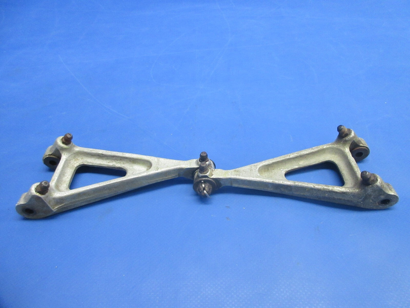 Beech 35 Bonanza Nose Gear Torque Link & Knee P/N 35-825060 (1124-730)0