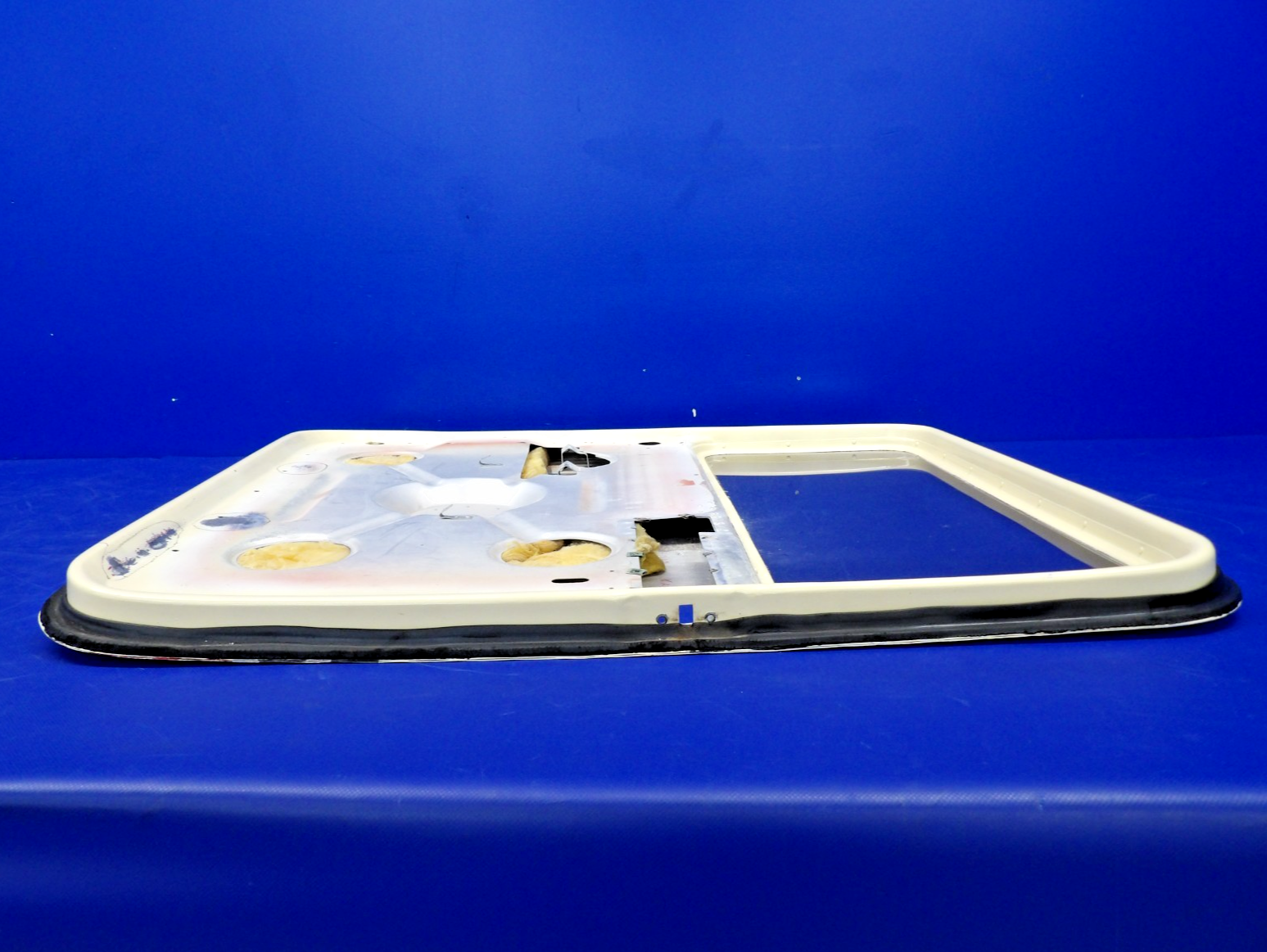 Cessna 172 / 172G RH Cabin Door P/N 0511460-10 (0326-2027)11