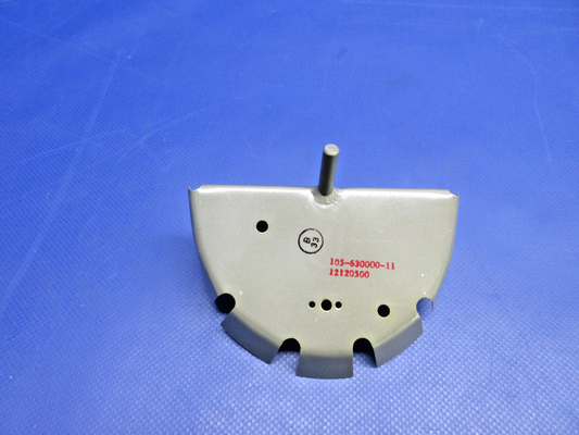 Beech 76 Duchess Rudder Hinge P/N 105-630000-11 NOS (0426-858)0