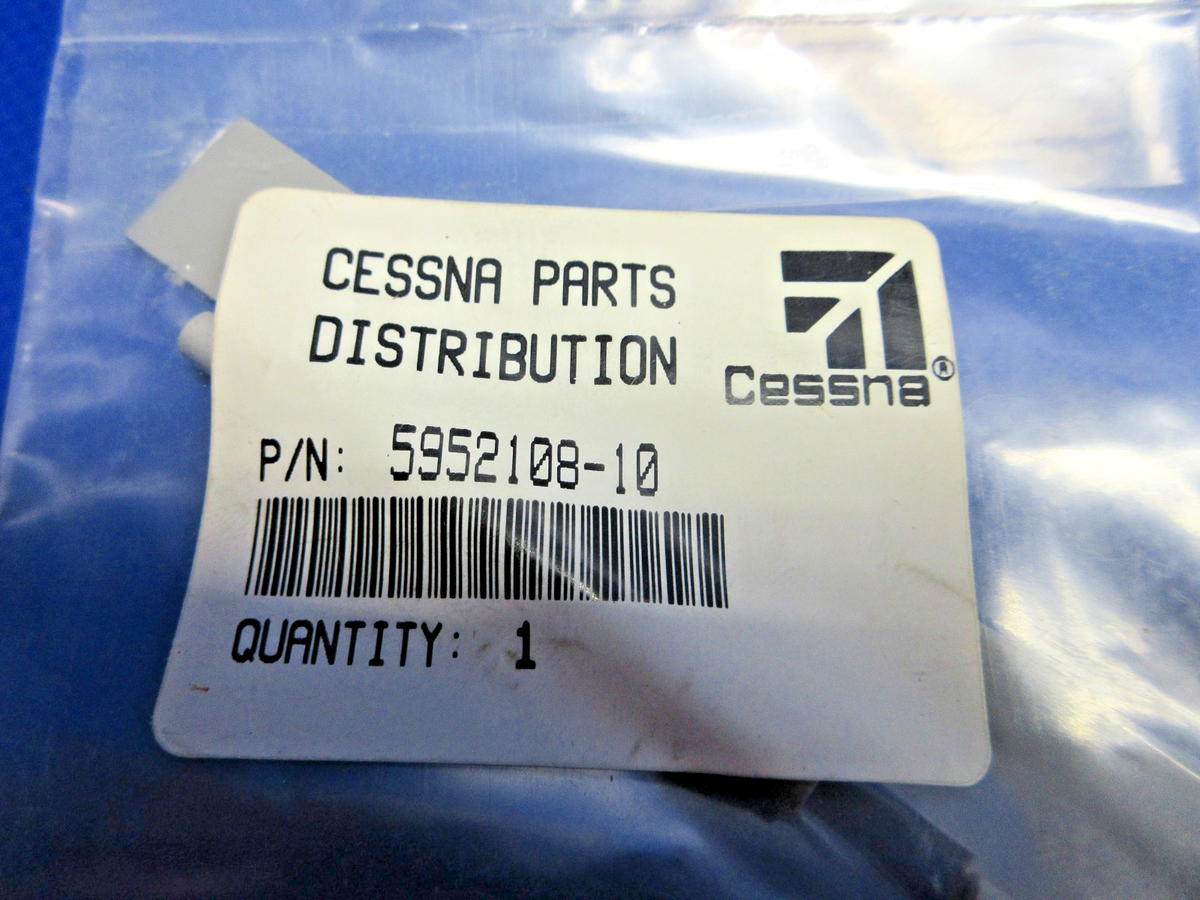 Cessna Oil Door Hinge Half w/Pin P/N 5952108-10 NOS (0926-728)2