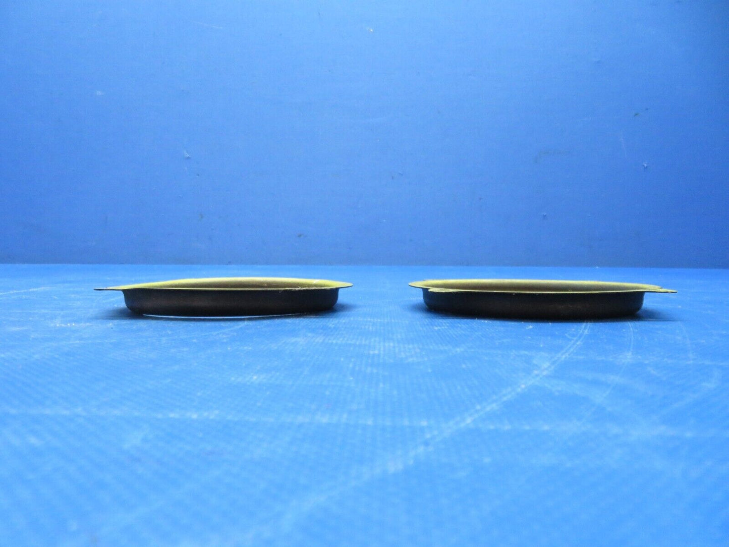 Beech C23 Sundowner Light Retainers P/N 169-110000-235 LOT OF 2 (0824-201)