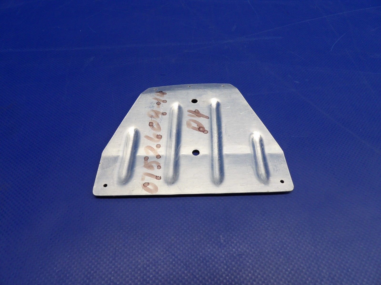 Cessna 182 RH Cowl Flap Bracket Hinge P/N 0752609-14 NOS (0426-1237)10