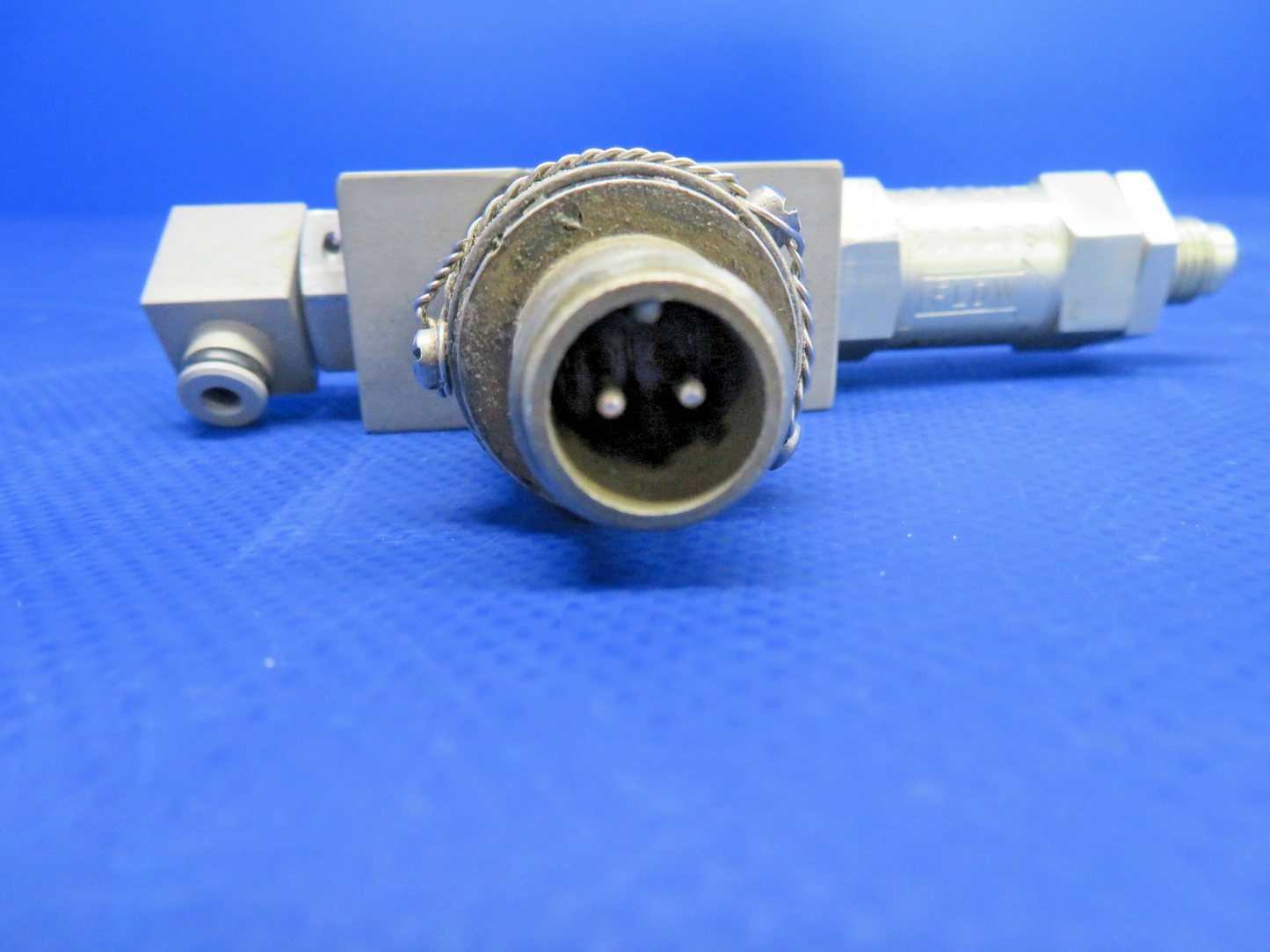 Cessna 421 Airesearch Solenoid Valve P/N 13104 TESTED (0826-401)9