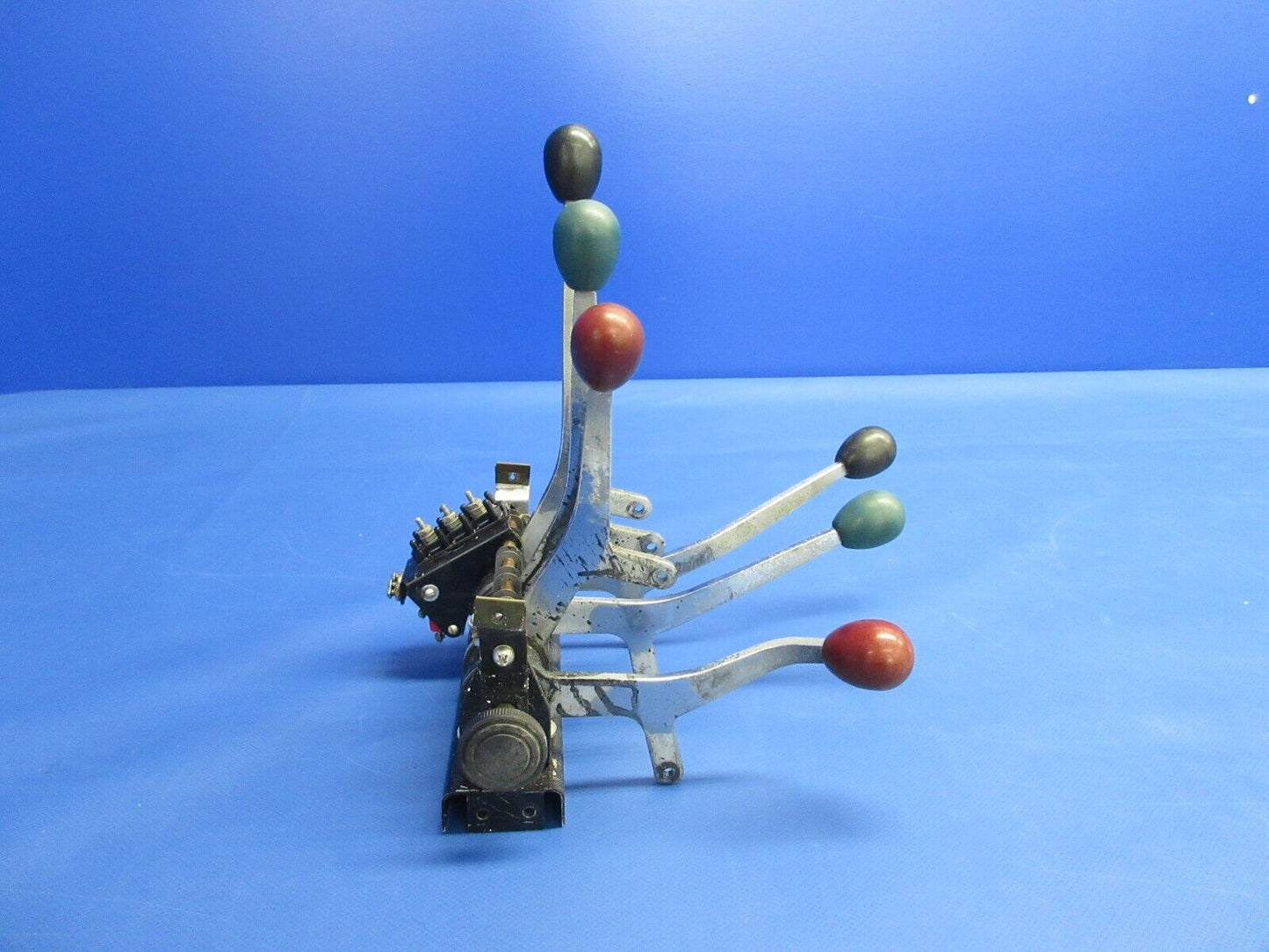 Piper PA-23-250 Aztec Engine Control Pedestal Assy P/N 19519-00 (0624-871)