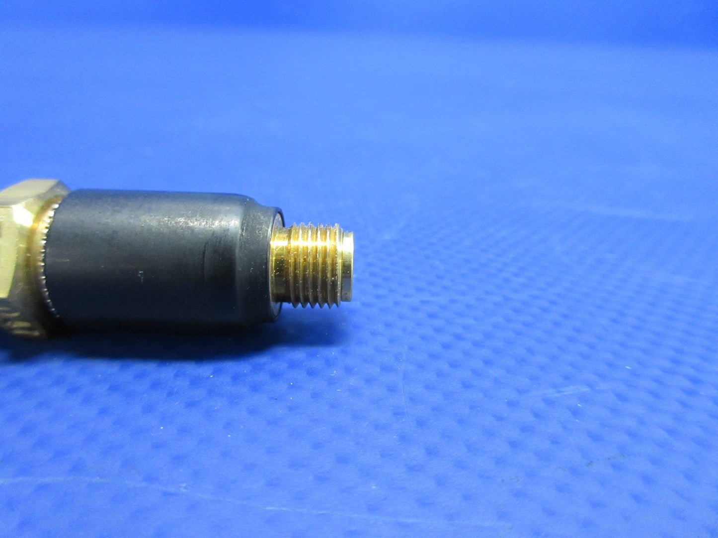 Continental Tuned Fuel Nozzle Cylinder #3 P/N 632147-3183 NOS (0426-722)8