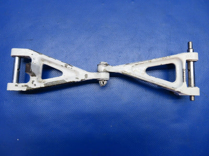 Beech 95 Upper & LWR Nose Gear Torque Knees w/ Pins P/N 35-820107-1 (0624-1807)