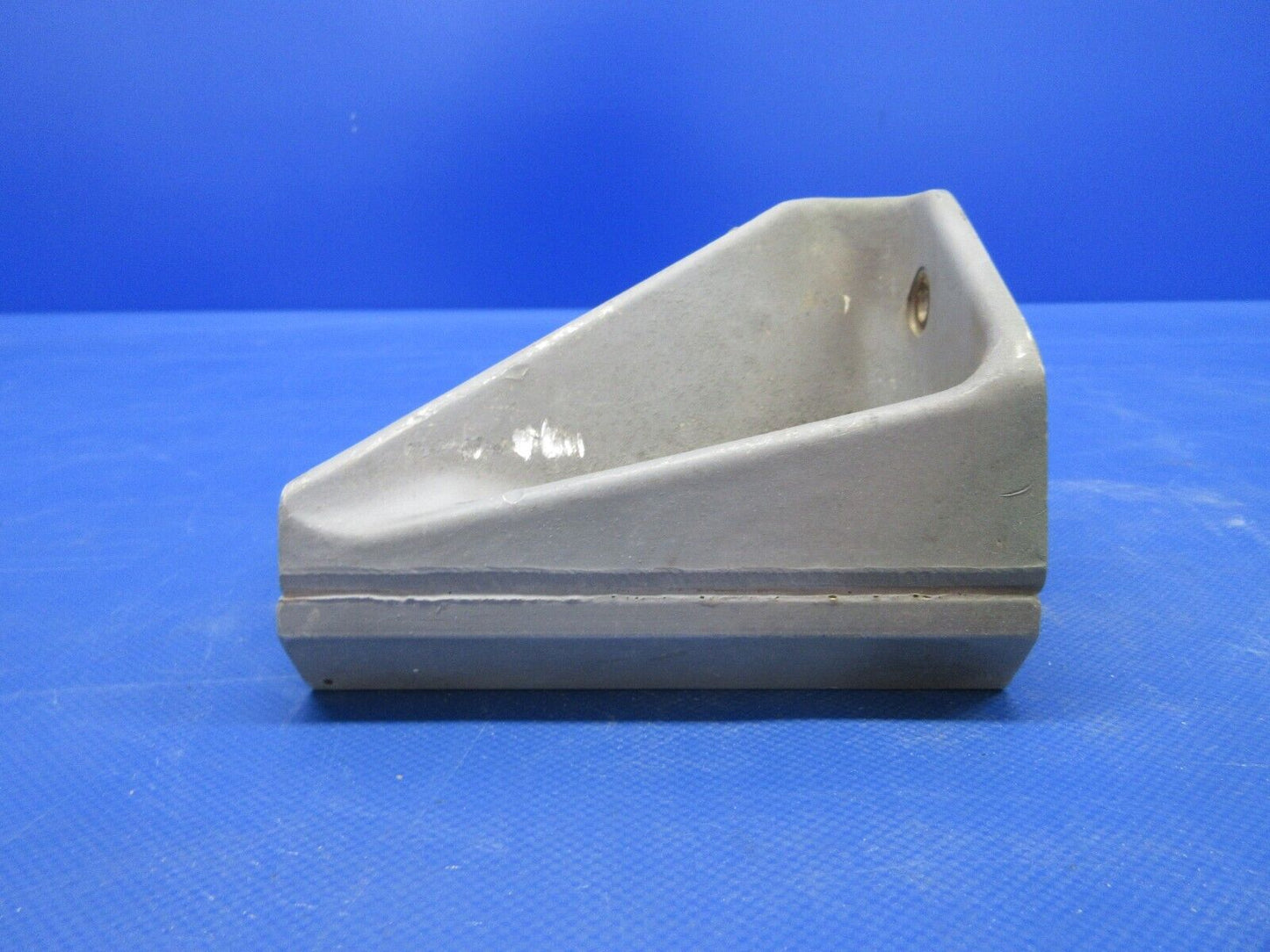 Grumman Yankee AA-1B Main Landing Gear Bracket RH P/N 5701065-2 (0424-1411)