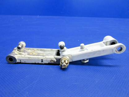 Beech D95A Nose Landing Gear Steering Idler Cross Link P/N 35-825173 (0326-782)10