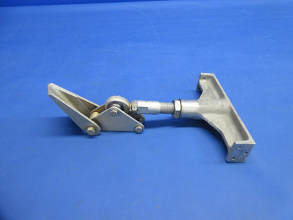 Enstrom 280FX Belt Tension Idler Actuator Yoke End P/N 28-13299-1 (1124-804)2