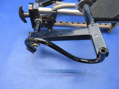 Diamond DA-40 RH Rudder Pedals P/N 22-2724-00-00 (0826-1224A)11