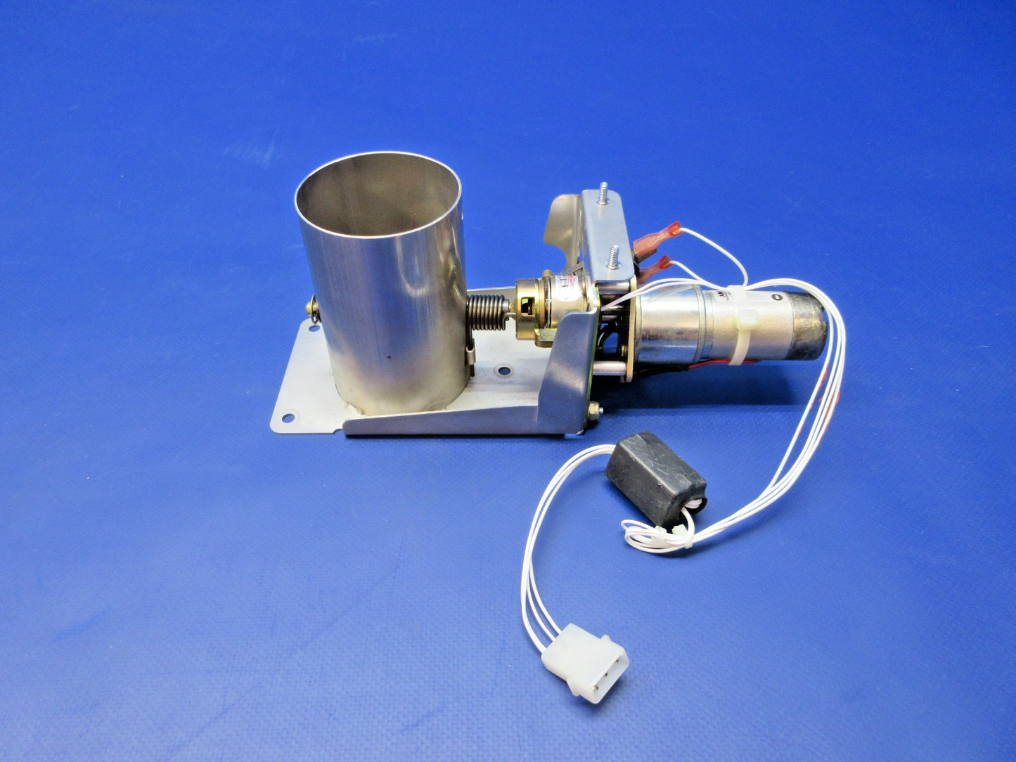 Cirrus SR20/SR22 Cabin Air Coupler Valve 30V P/N 17433-005 TESTED (0426-816)0