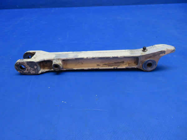 Early Cessna 310 Main Gear RH Side Link Upper & LWR P/N 0841102-4 (1223-1030)