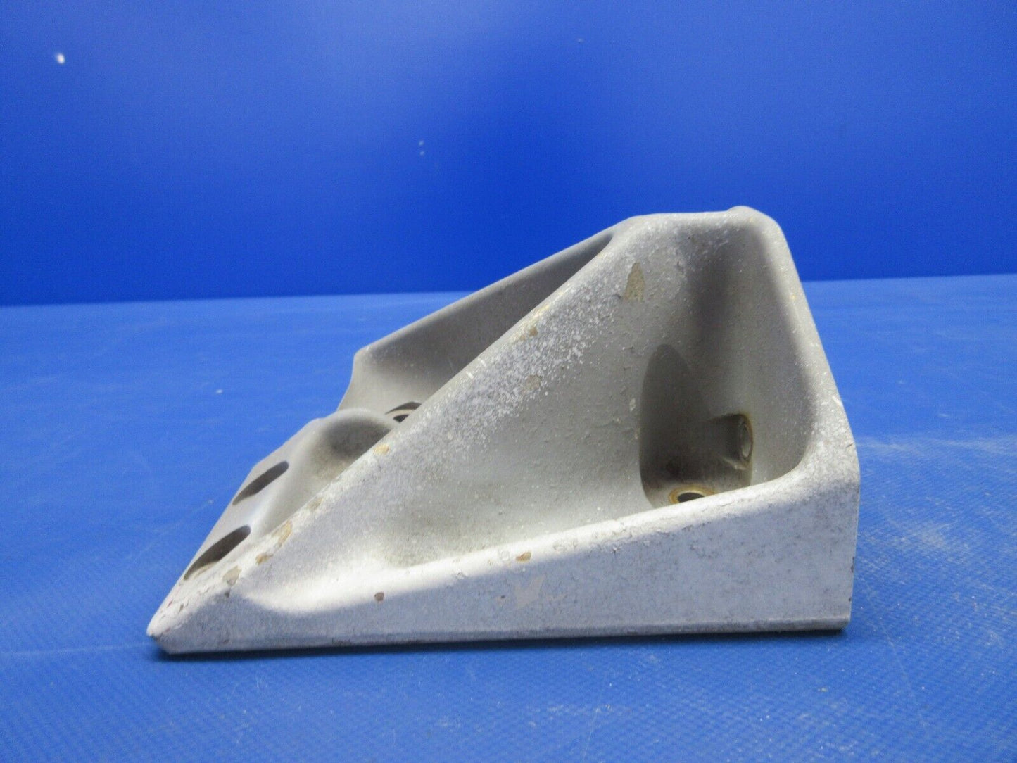 Grumman Yankee AA-1B Main Landing Gear Bracket LH P/N 5701065-1 (0424-1412)