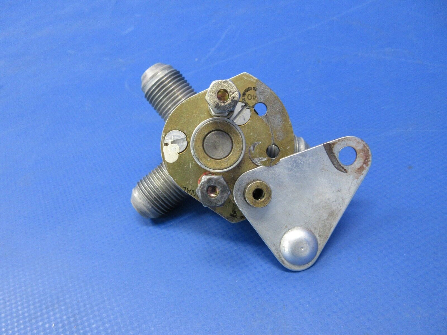 Cessna 337 / P337H Airborne Fuel Selector Valve RH P/N 1516139-3 (0724-1294)