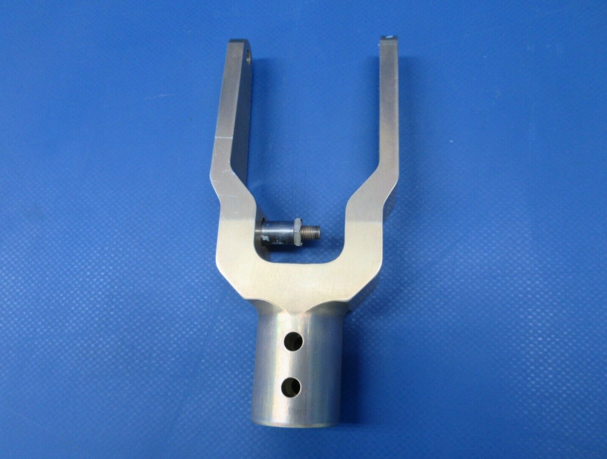 Robinson R44 Raven II Main Rotor Rod End Yoke Assy P/N D696-5 & -4 (07 ...