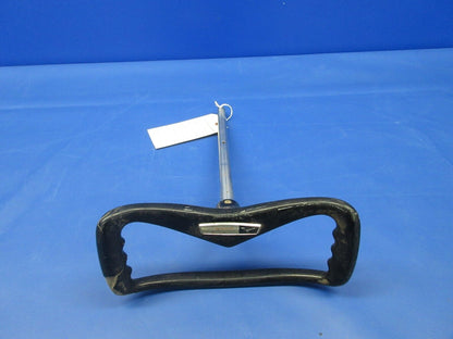 Cessna 172 Control Wheel / Yoke P/N 0513166-7 (0424-1072)