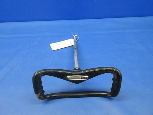 Cessna 172 Control Wheel / Yoke P/N 0513166-7 (0424-1072)