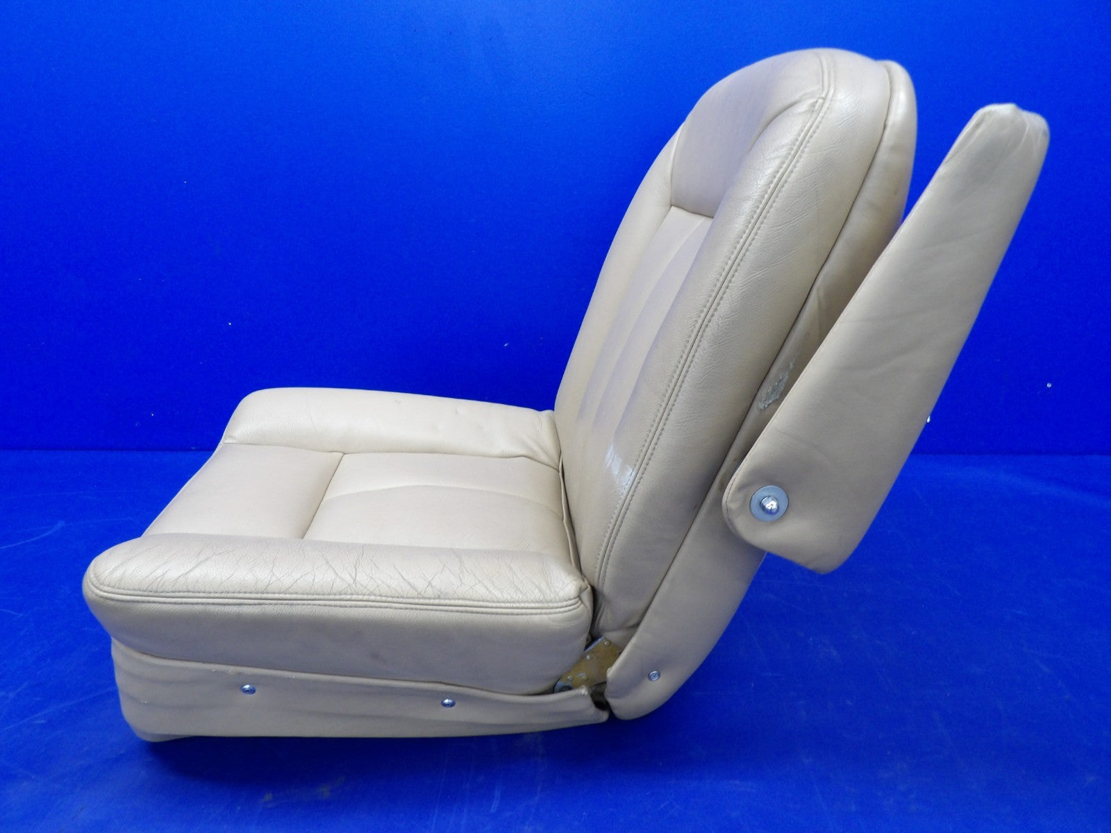 Cessna 421 Co-Pilot Seat P/N 5119231-4 (0726-1242)4