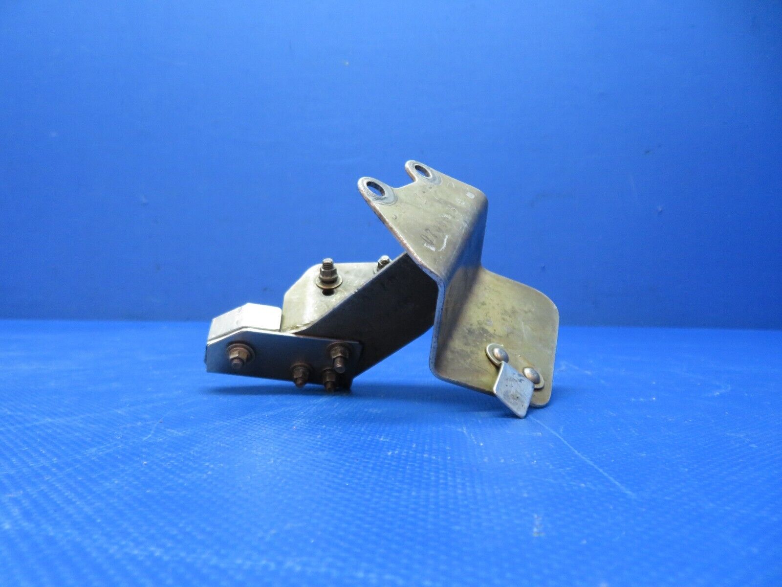 Cessna 180 / 180K Engine Controls Bracket Assembly P/N 0750613-1 (0824-861)