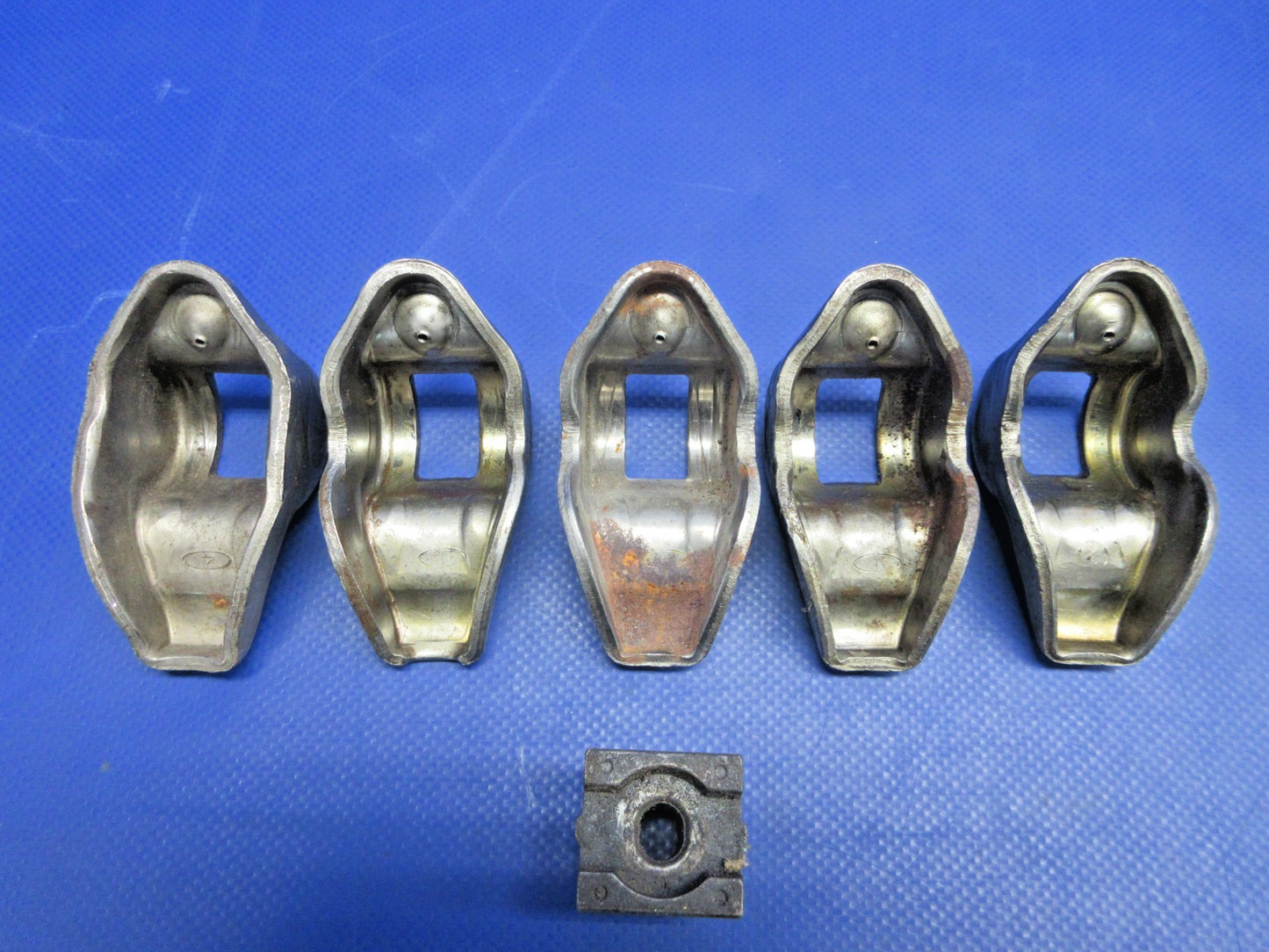Lycoming O-320-H Rocker Arm P/N LW-15014 LOT OF 5 (0626-748)3