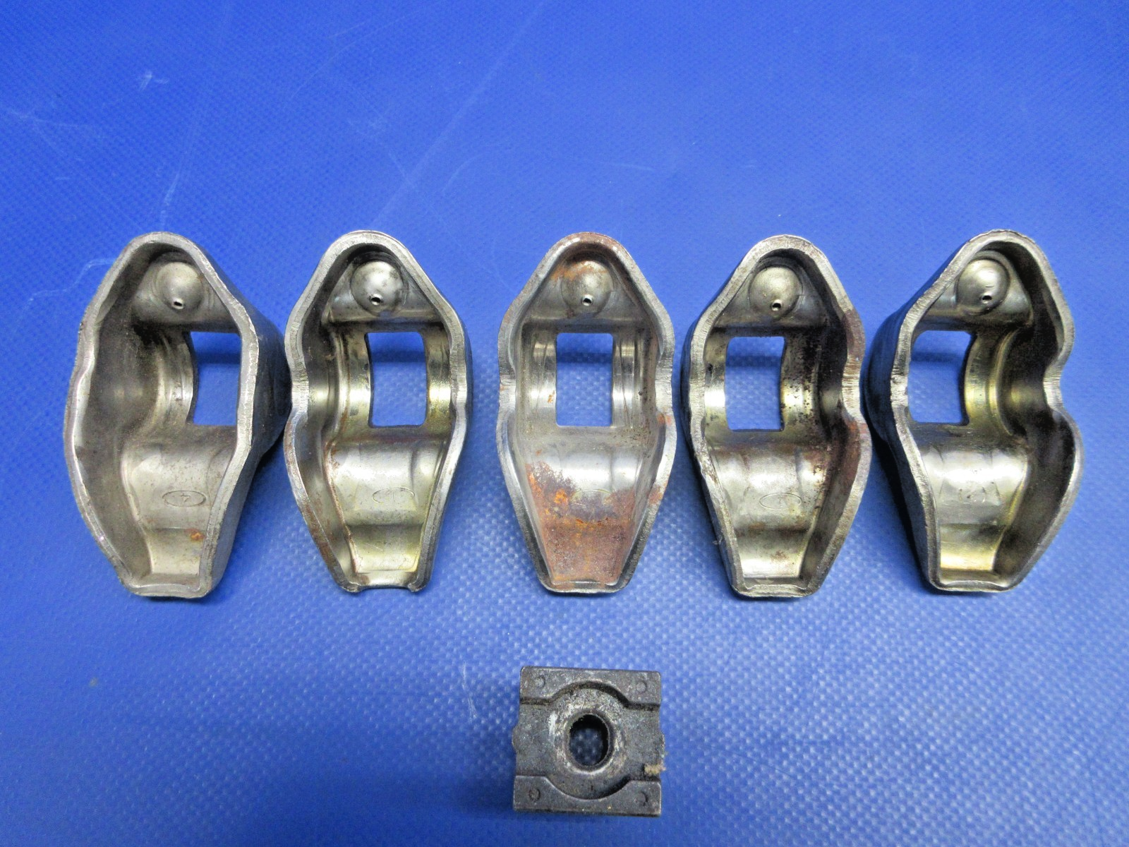 Lycoming O-320-H Rocker Arm P/N LW-15014 LOT OF 5 (0626-748)3