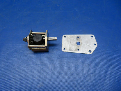Cessna 337 Upper Cabin Door Gearbox Inner Handle w/ Plate 1517122-1 (0824-198)