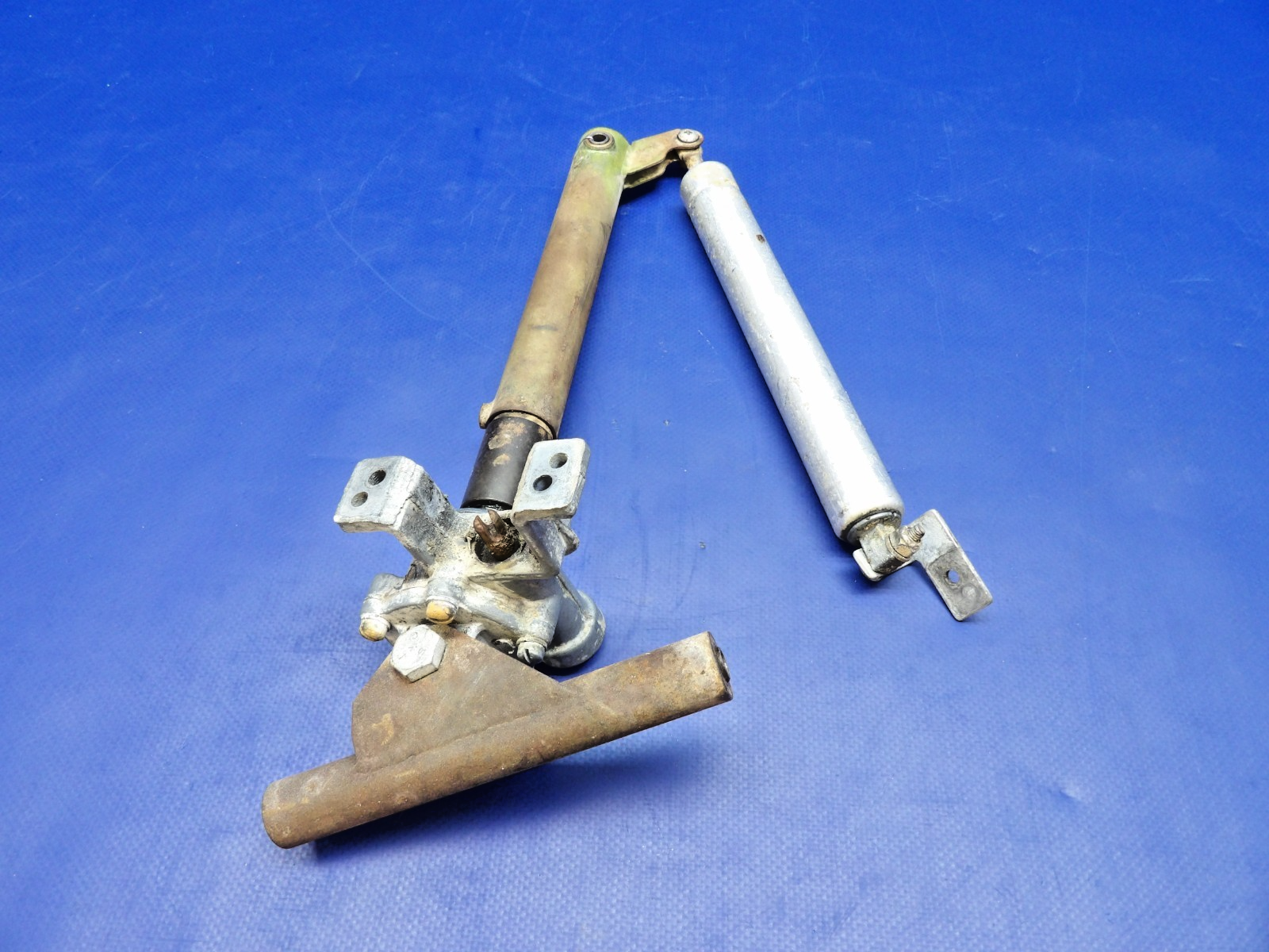 Cessna 172 / 172G Flap Actuator P/N C301002-0103 (0426-1332)2
