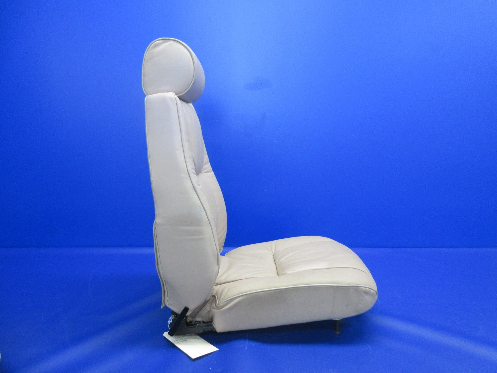 1996 Piper PA-28-181 Archer III Rear RH Seat P/N 89027-02 (1224-826)3