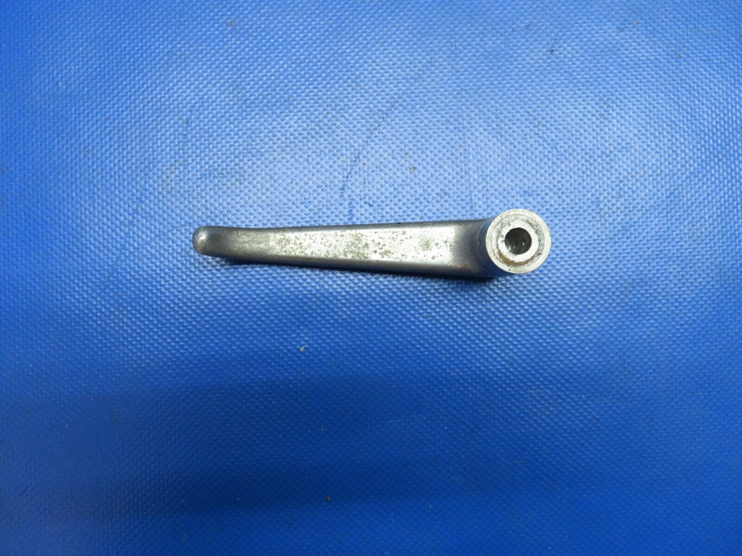 Beech C24R Sierra Large Baggage Door Latch Handle P/N H2532-9 (0624-1780)